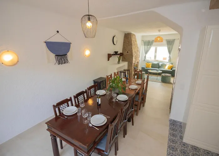 Casa Jana 5 Bedroom House For 12 With Ocean View Terrace Near The Beach